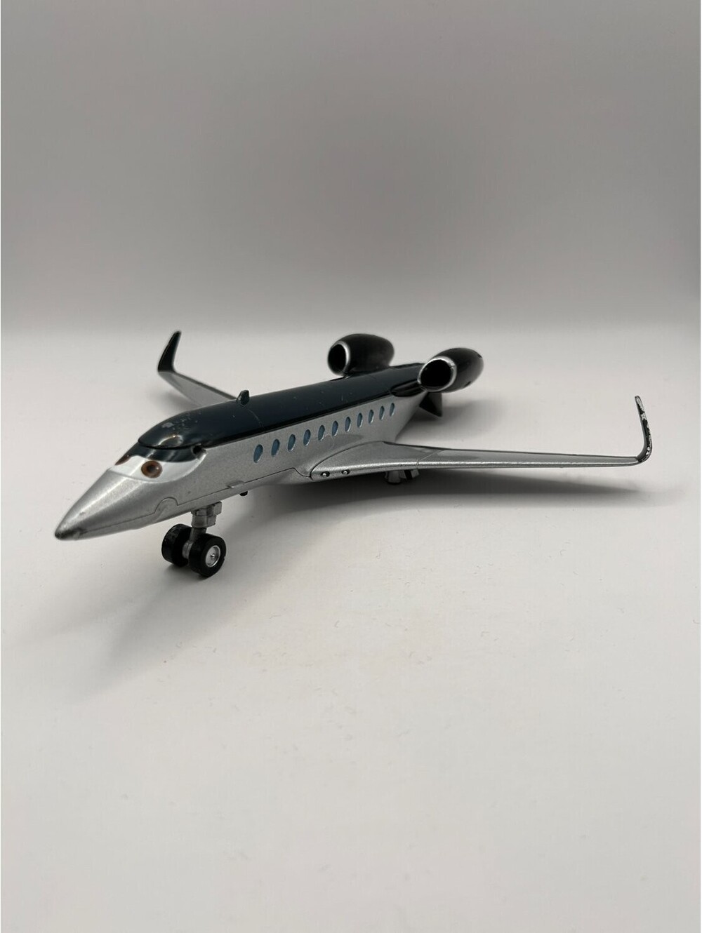 Disney Store Cars 2 Siddeley Spy Jet Diecast Plane 9 in For Parts No Tail Wheels